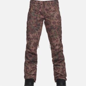 Women’s Burton camo snowboarding pants